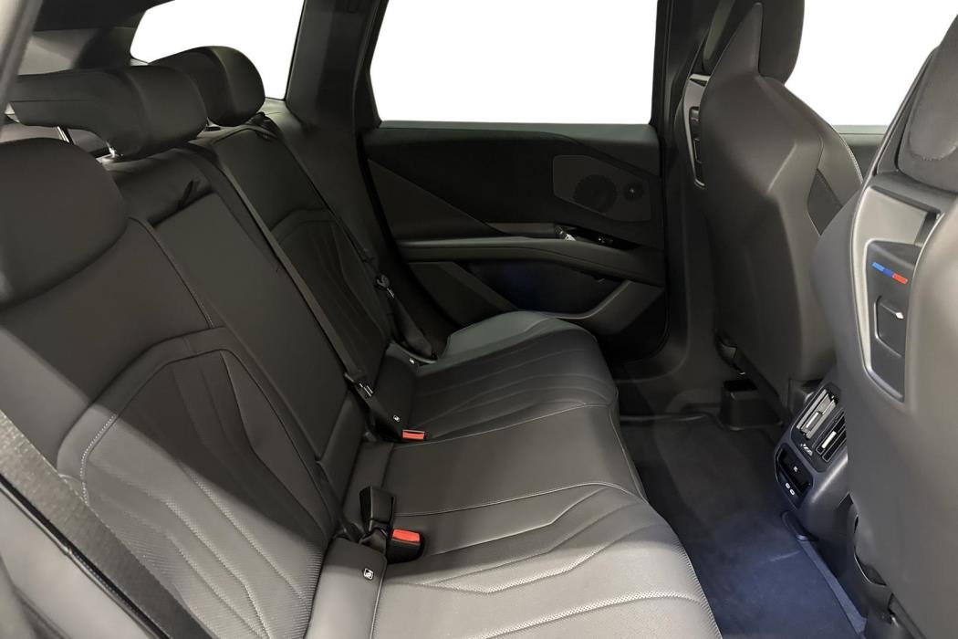 BMW iX3 2026