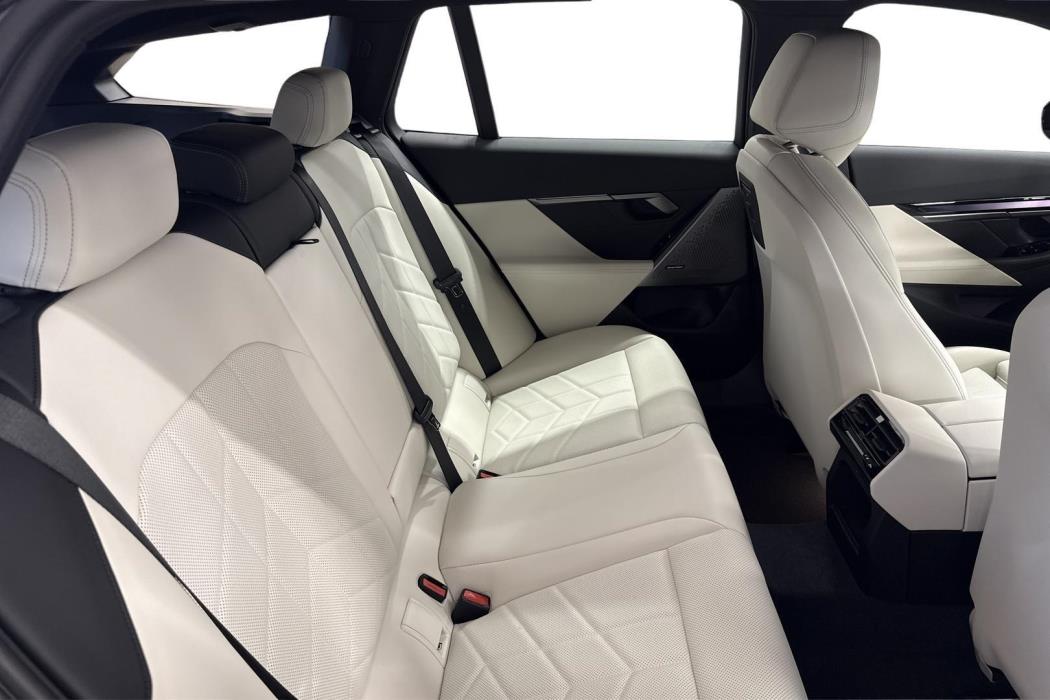 BMW 530 2025