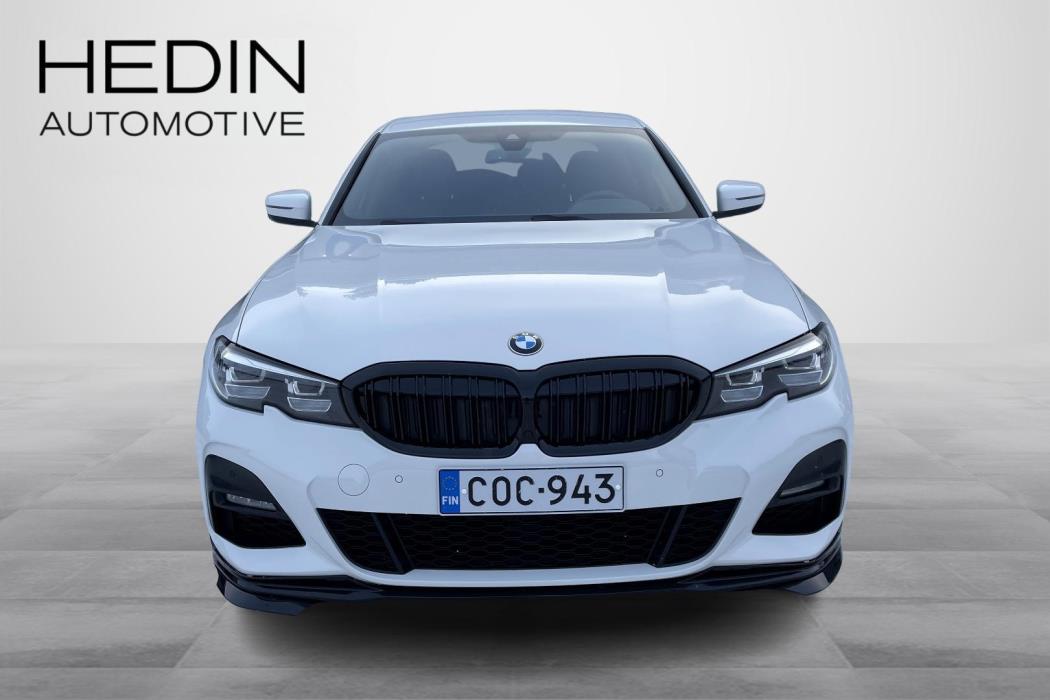 BMW 330 2019