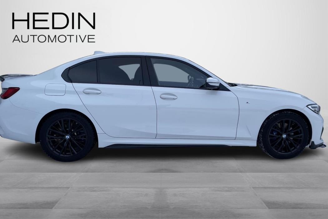 BMW 330 2019