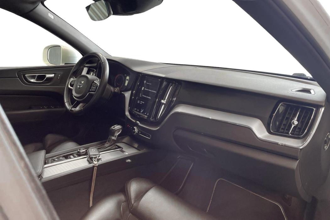 VOLVO XC60 2018