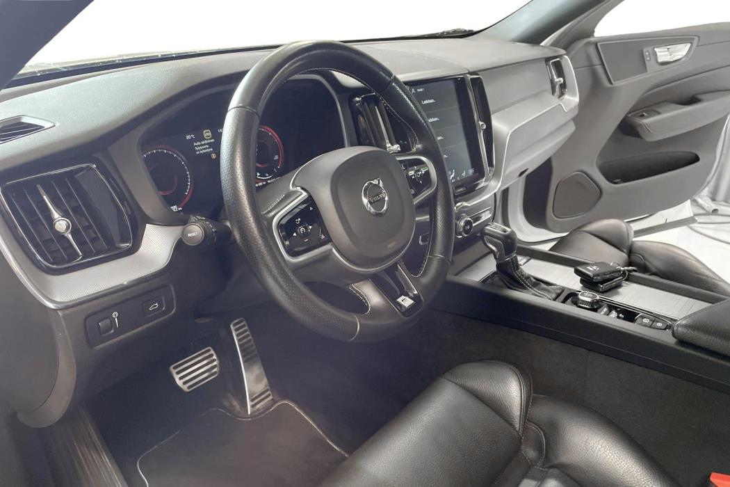 VOLVO XC60 2018