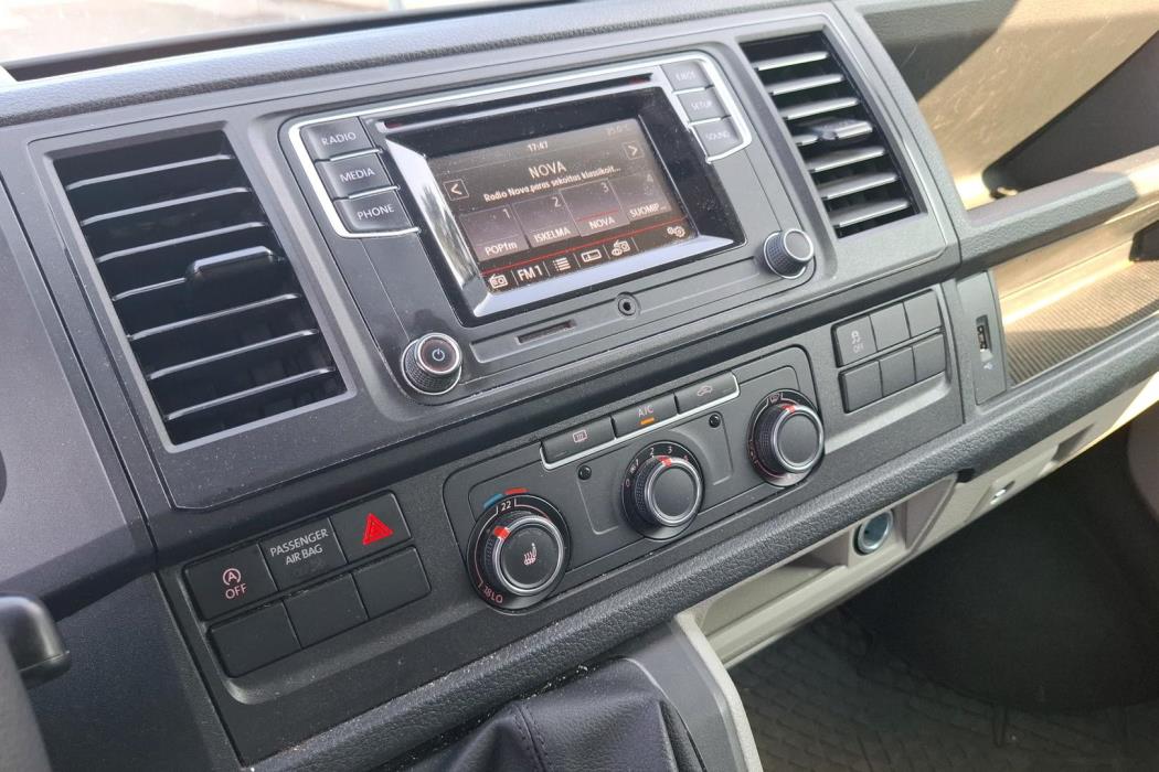 VOLKSWAGEN TRANSPORTER 2019