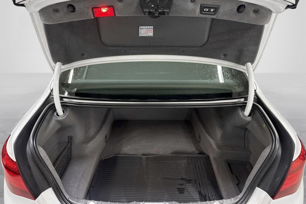 BMW 740 2015