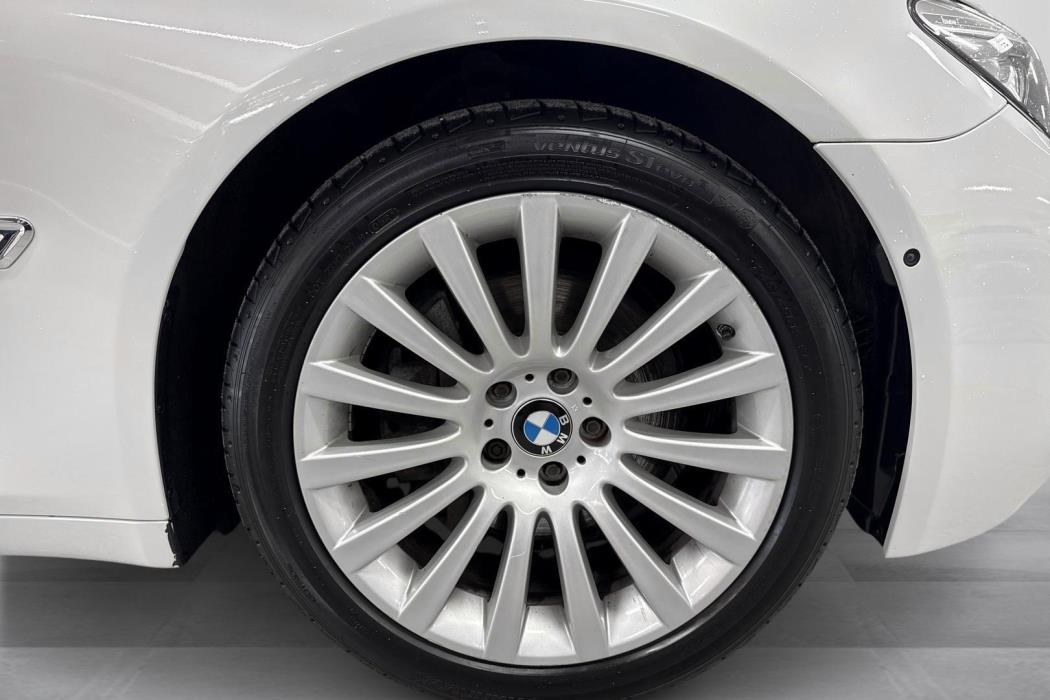 BMW 740 2015
