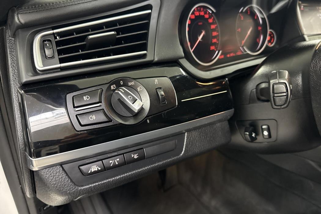 BMW 740 2015