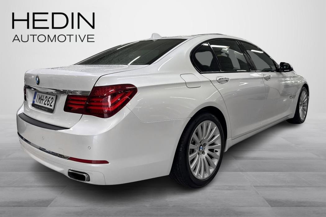 BMW 740 2015