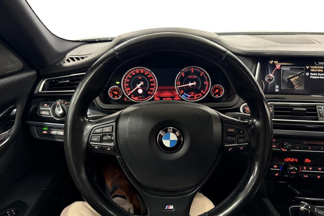 BMW 740 2015
