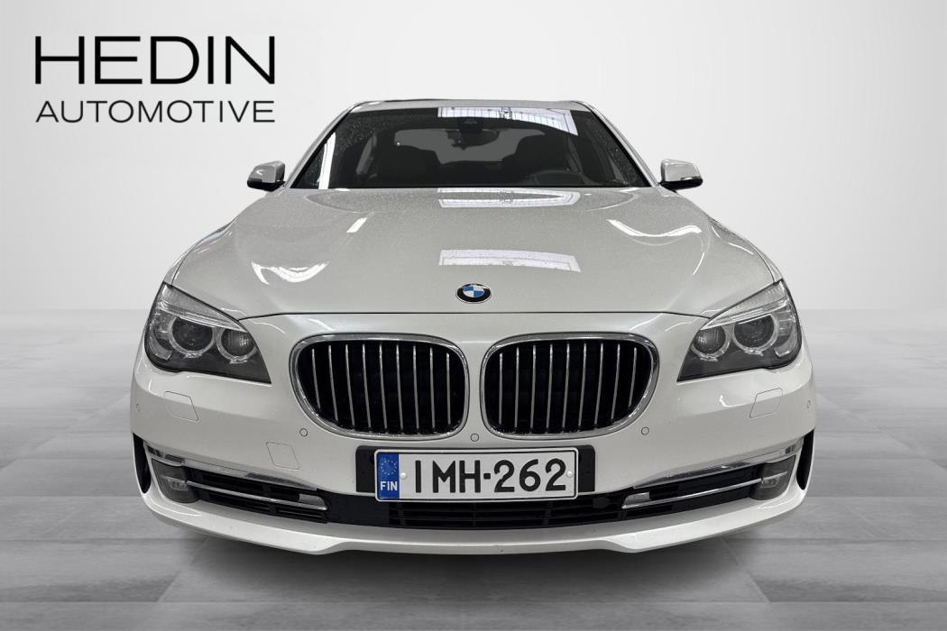 BMW 740 2015