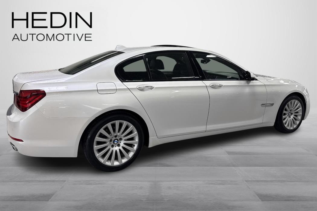 BMW 740 2015