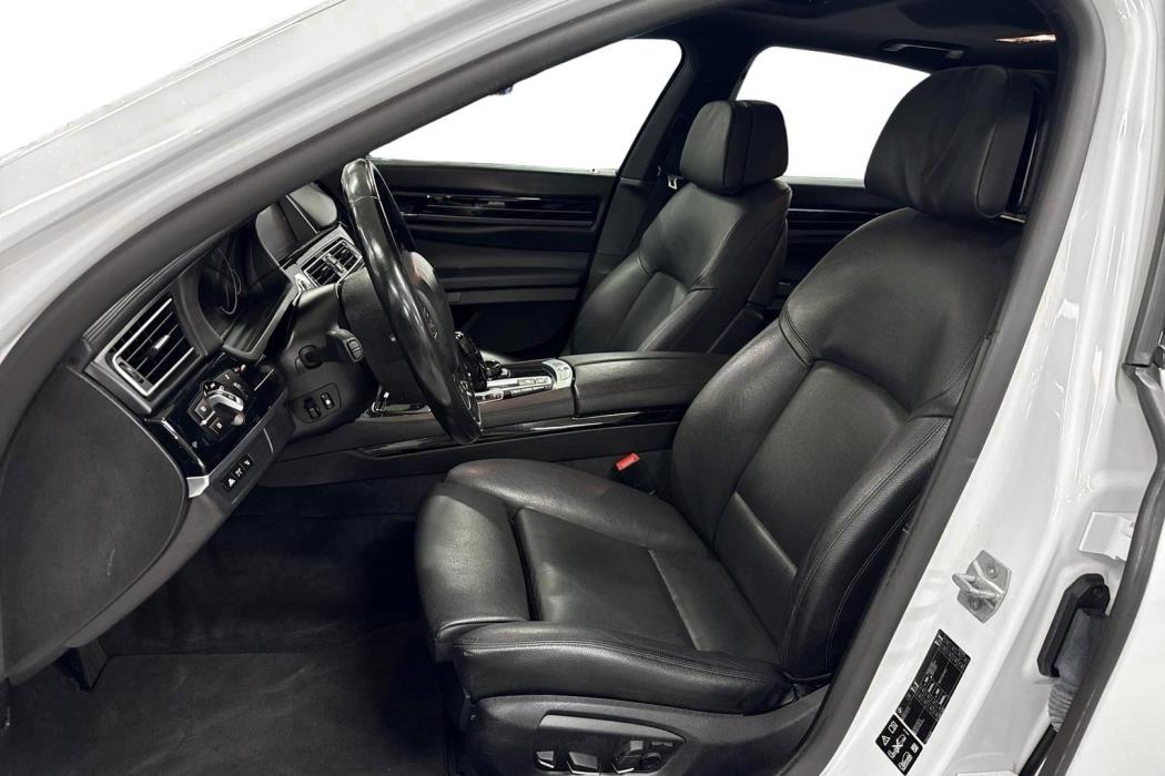 BMW 740 2015