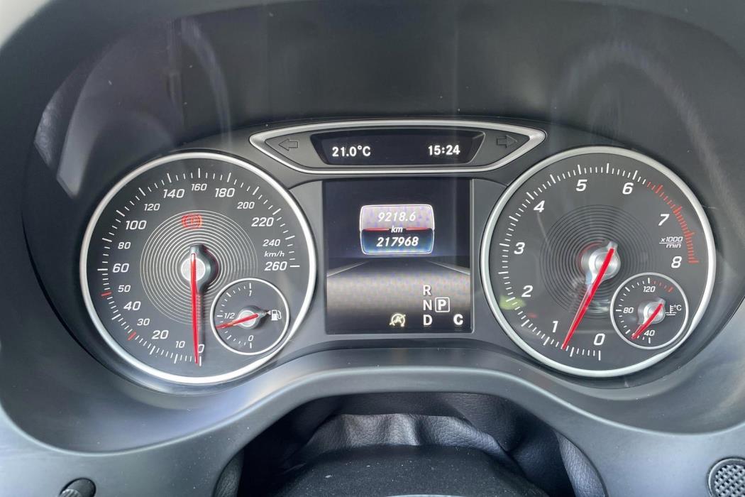 MERCEDES-BENZ A 2016