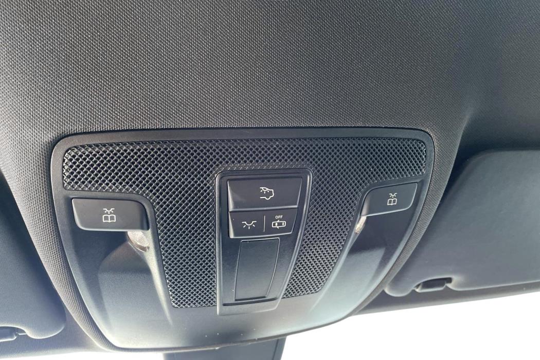 MERCEDES-BENZ A 2016