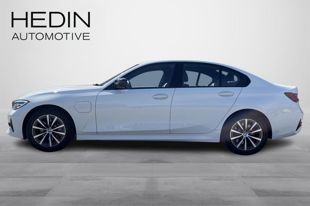 BMW 330 2021