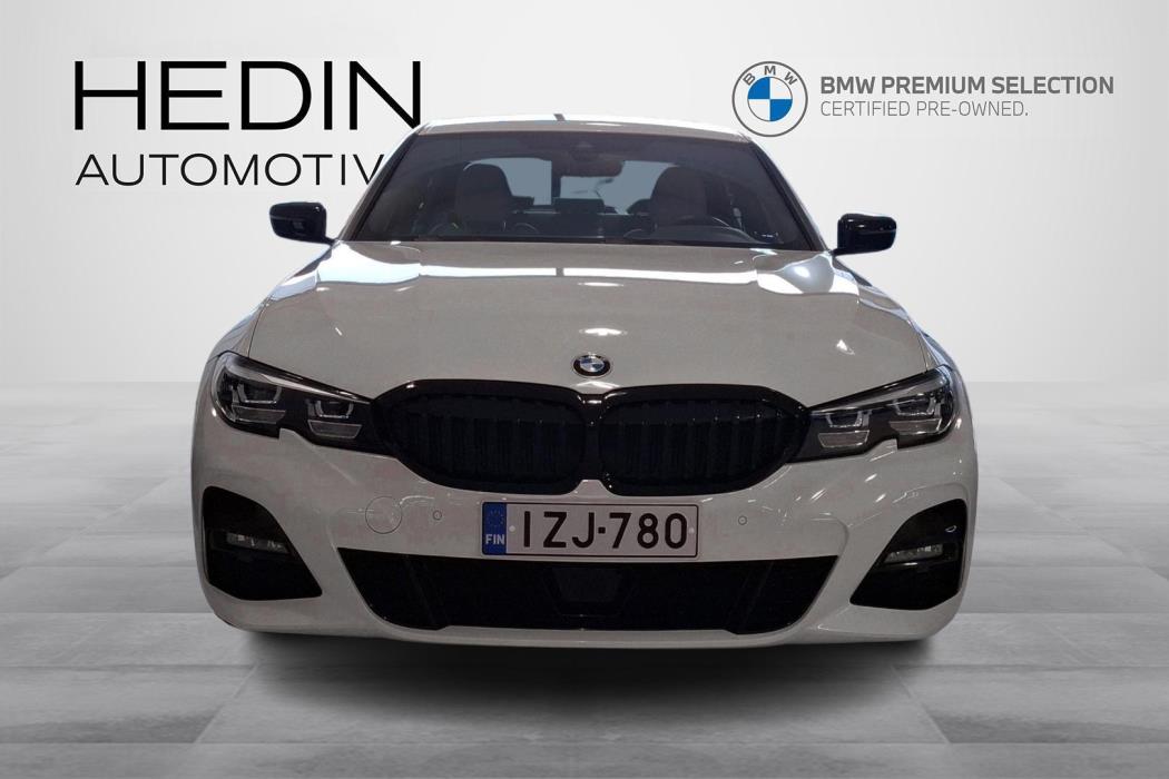 BMW 330 2021