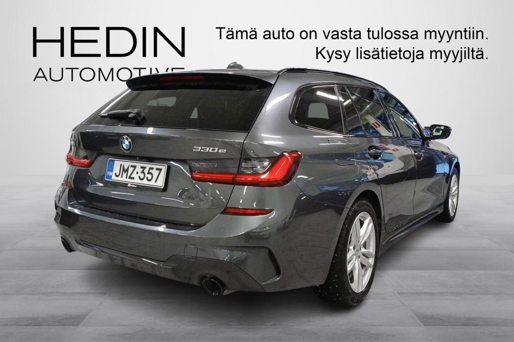BMW 330 2021
