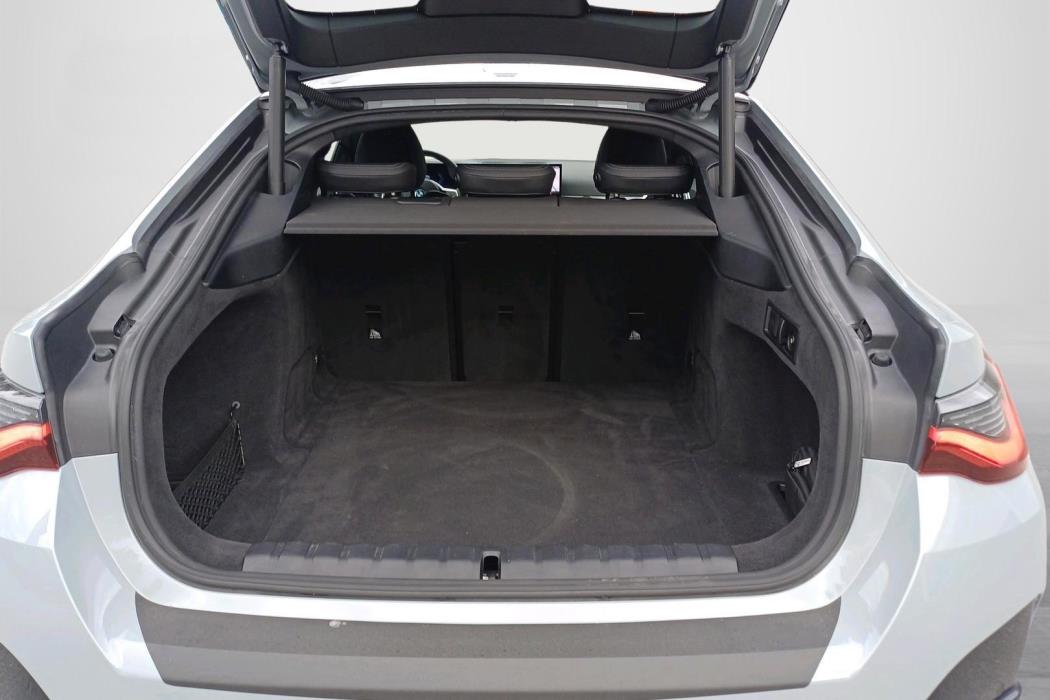 BMW i4 2025