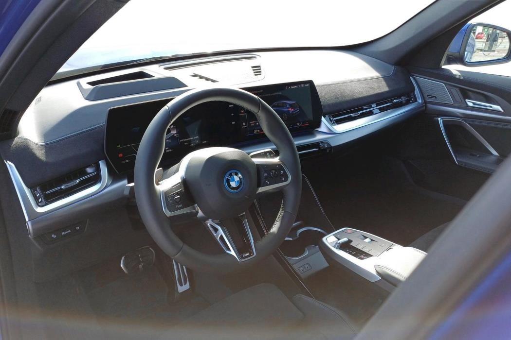 BMW iX1 2025