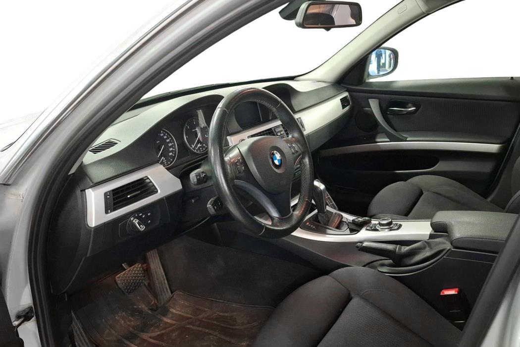 BMW 318 2012