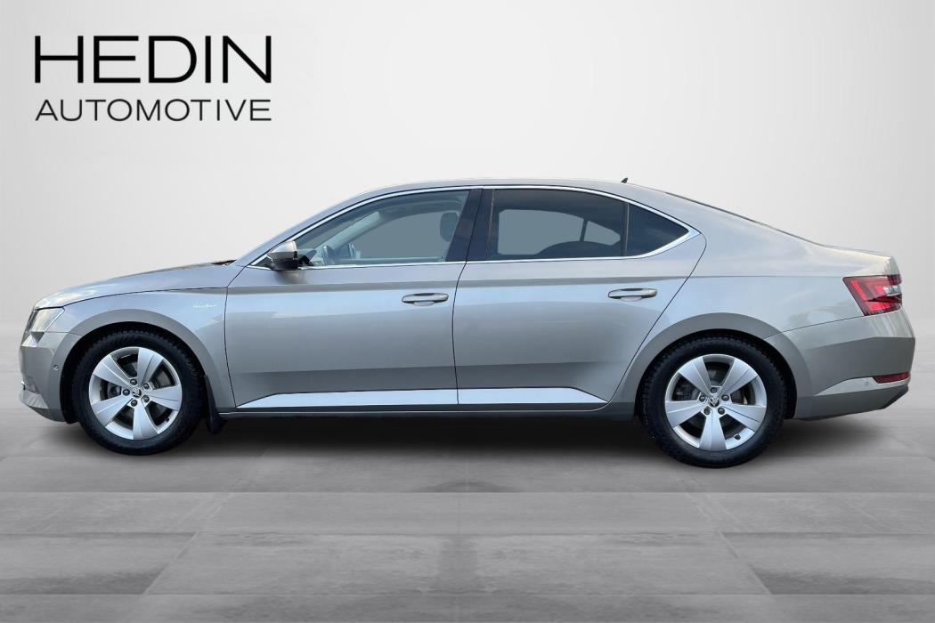 SKODA SUPERB 2016
