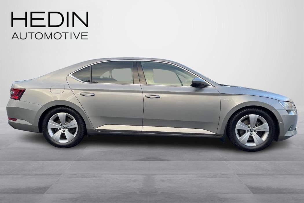 SKODA SUPERB 2016