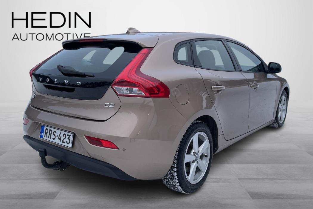 VOLVO V40 2014