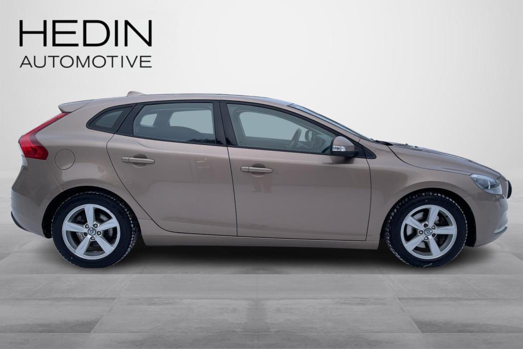 VOLVO V40 2014