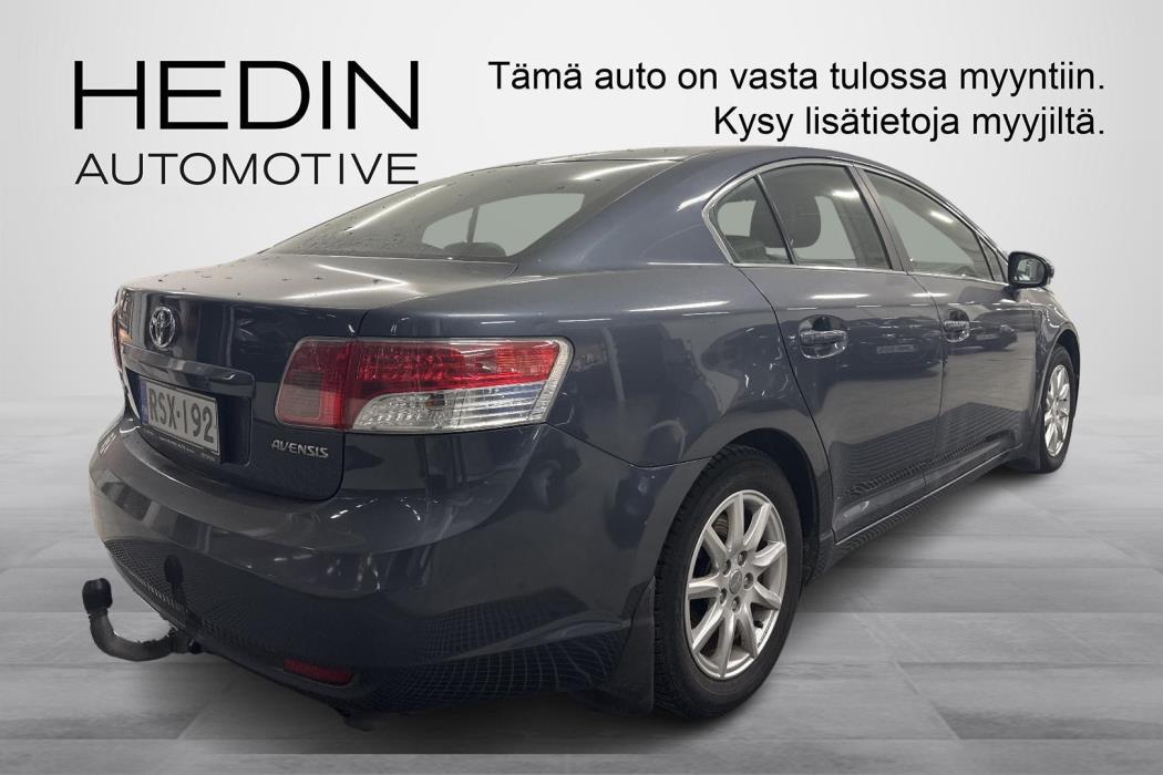 TOYOTA AVENSIS 2011