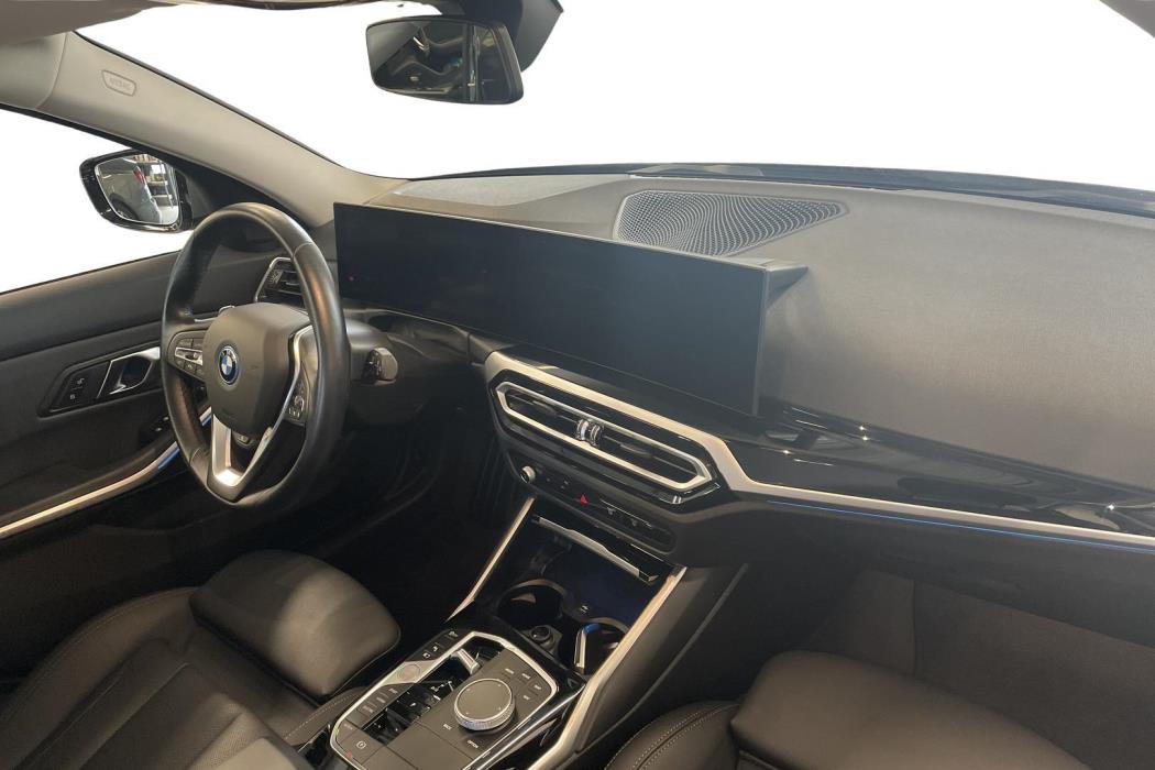 BMW 330 2024