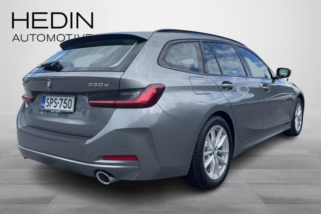 BMW 330 2024