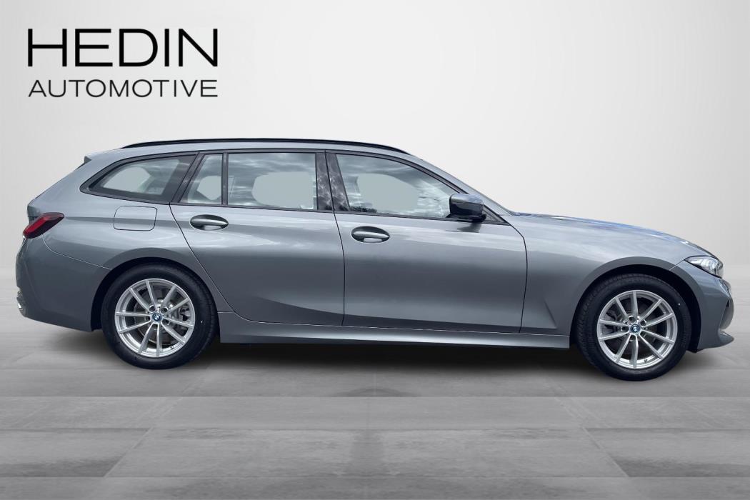 BMW 330 2024