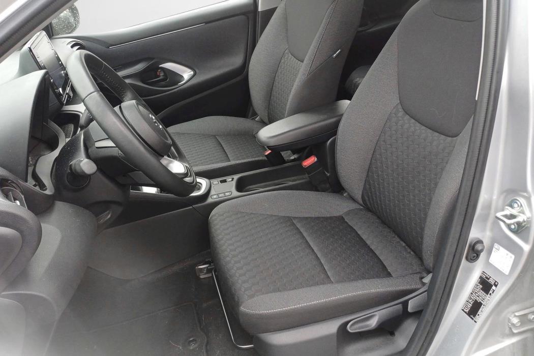 MAZDA Mazda2 2024