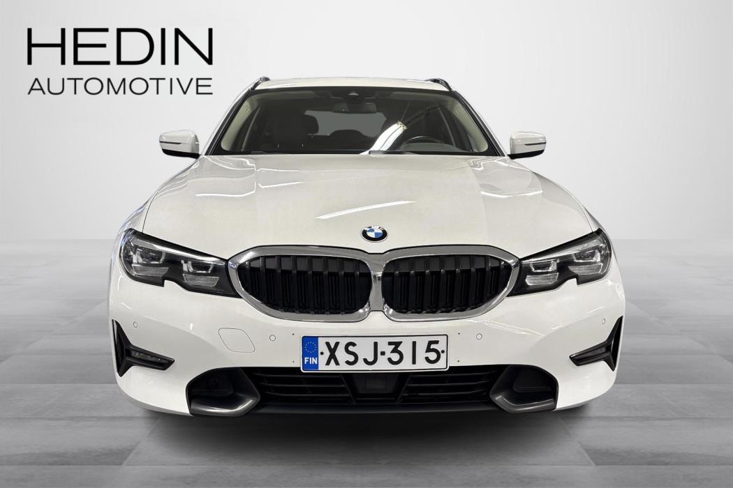 BMW 330 2021