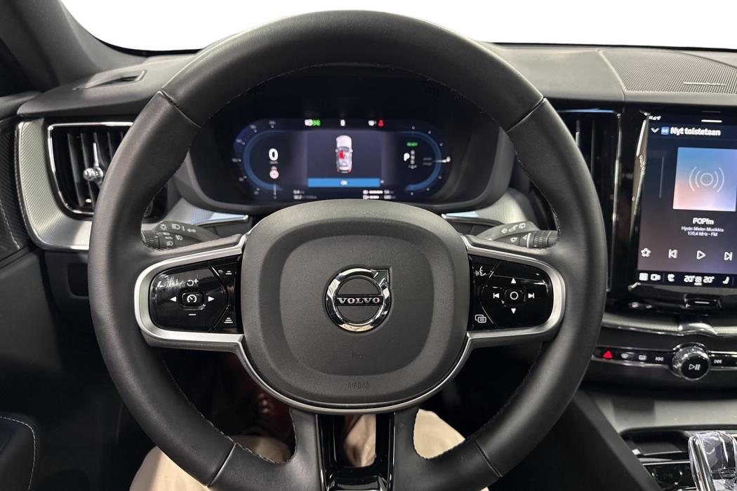 VOLVO XC60 2025