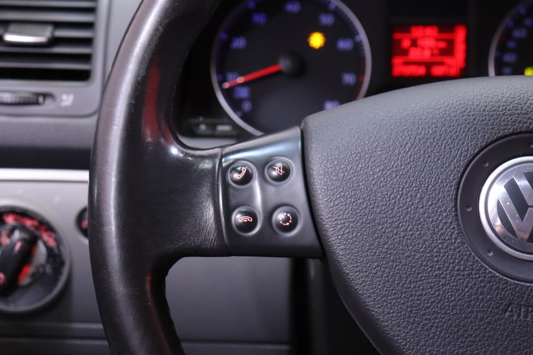 VOLKSWAGEN Golf 2005