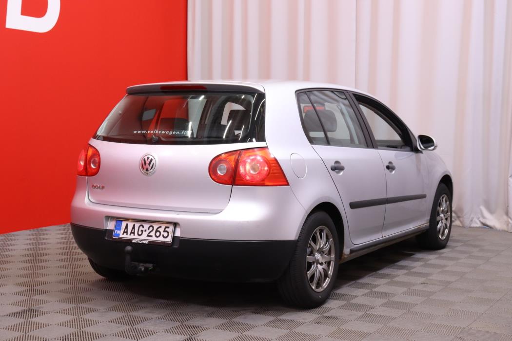 VOLKSWAGEN Golf 2005