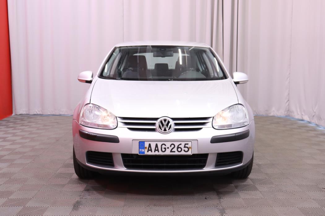 VOLKSWAGEN Golf 2005