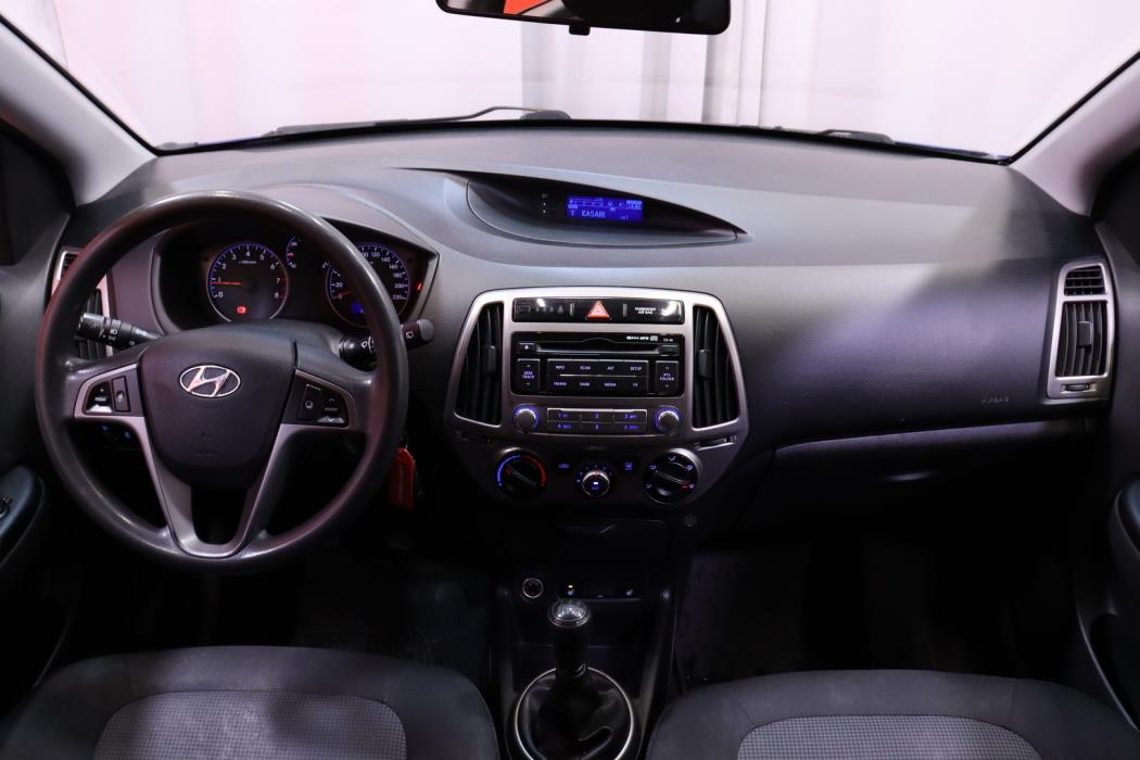 HYUNDAI i20 2013