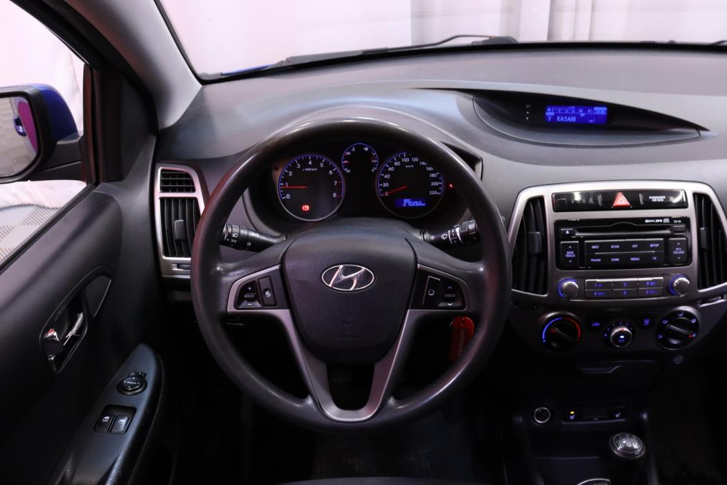 HYUNDAI i20 2013