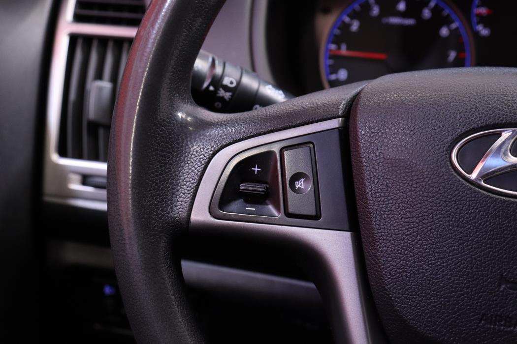HYUNDAI i20 2013
