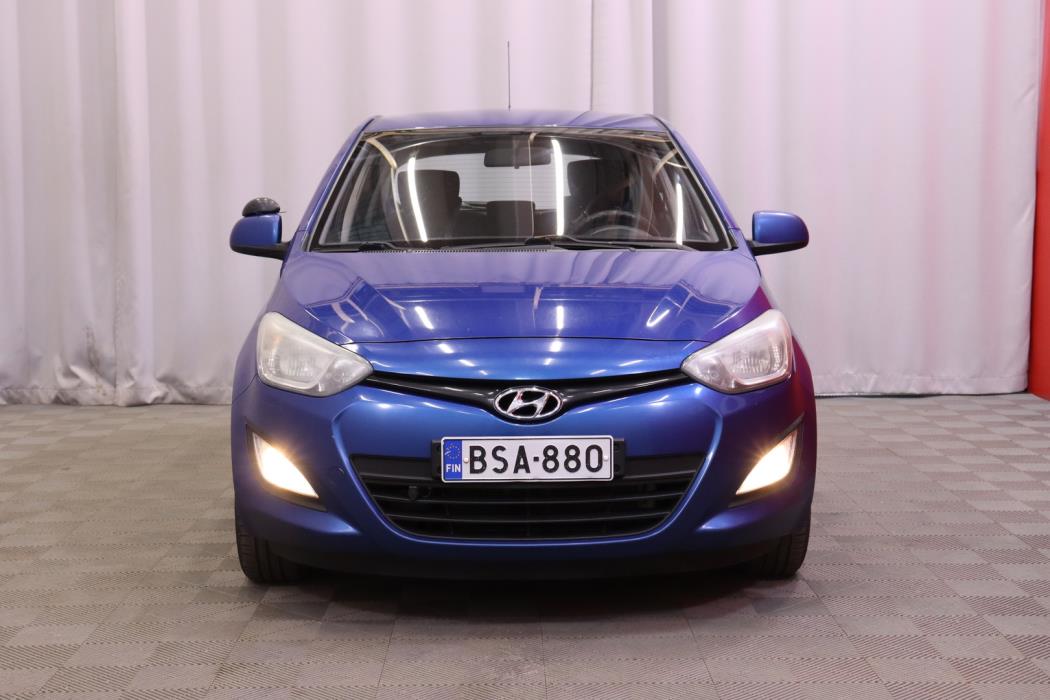 HYUNDAI i20 2013