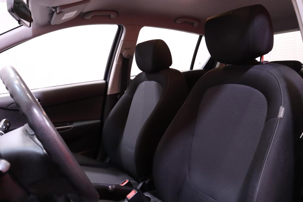 HYUNDAI i20 2013