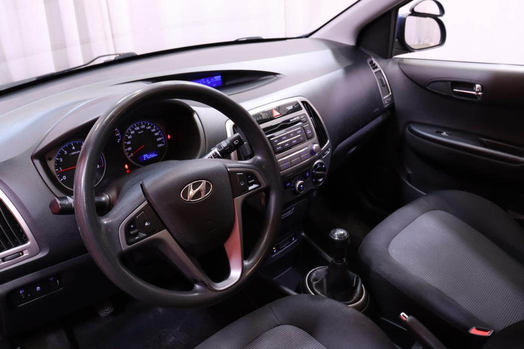 HYUNDAI i20 2013