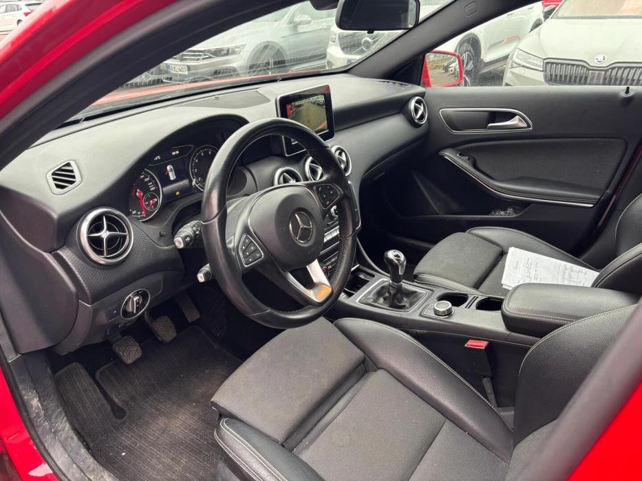MERCEDES-BENZ A 2017