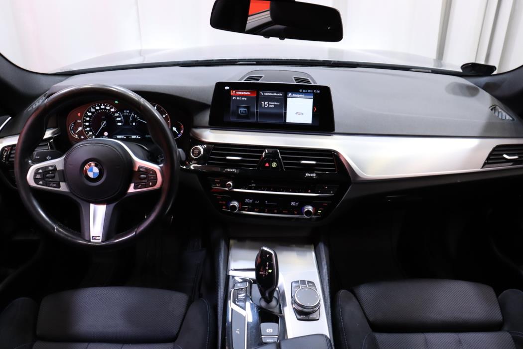 BMW 520 2019