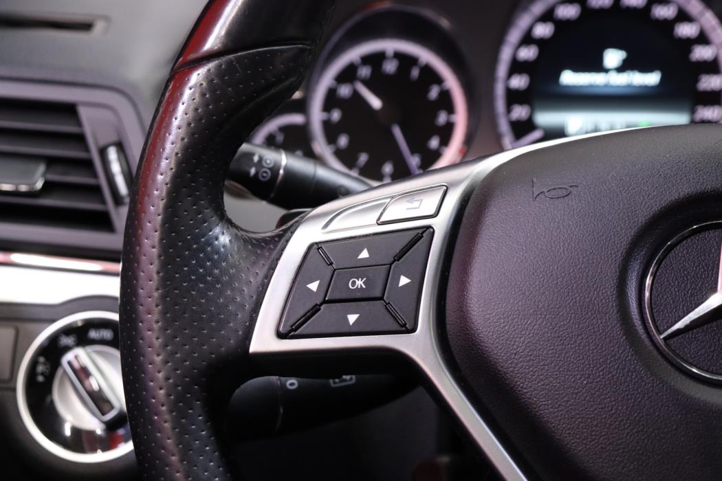 MERCEDES-BENZ E 2012