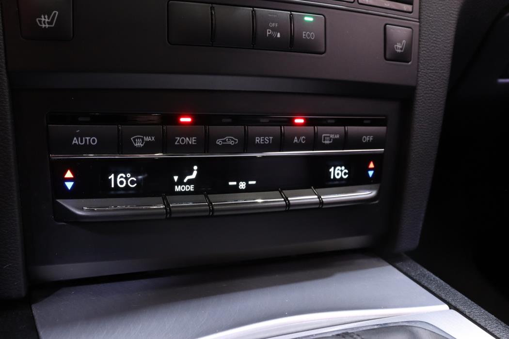 MERCEDES-BENZ E 2012