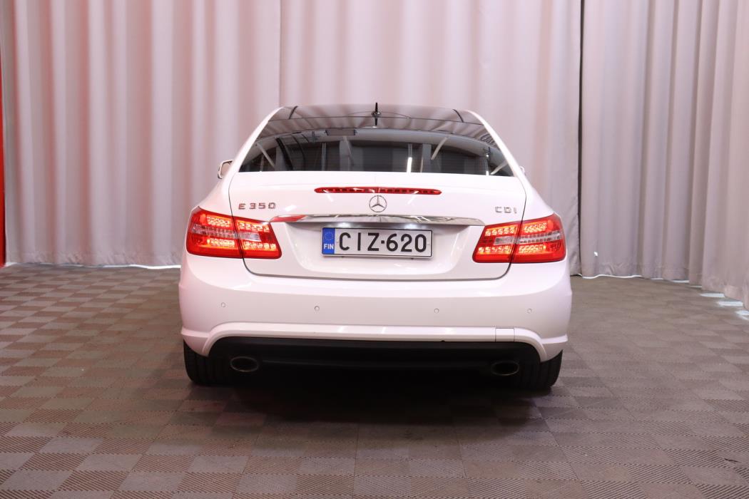 MERCEDES-BENZ E 2012