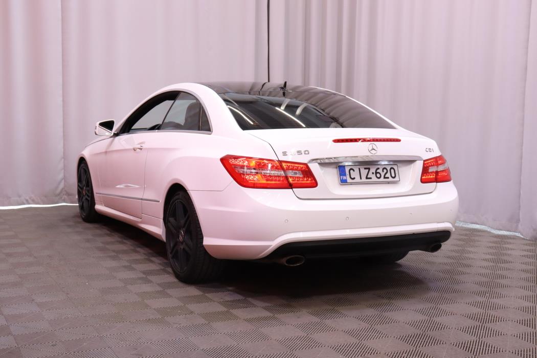 MERCEDES-BENZ E 2012