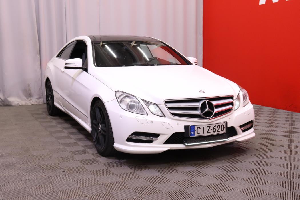 MERCEDES-BENZ E 2012